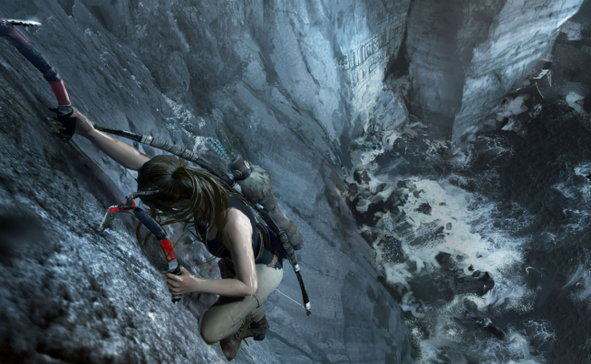 古墓丽影怎么抓住悬崖